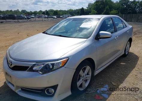 2013 Toyota Camry Se z USA, uszkodzony, nr VIN 4T1BF1FK5DU282734